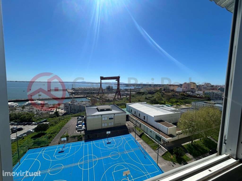 Apartamento T4+1 com Vista Deslumbrante sobre o Tejo, Cacilhas - Grande imagem: 2/31