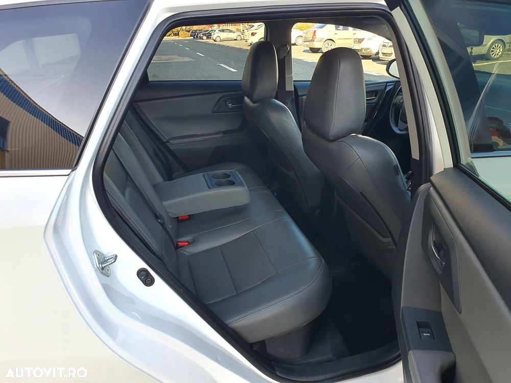 Toyota Auris - 14