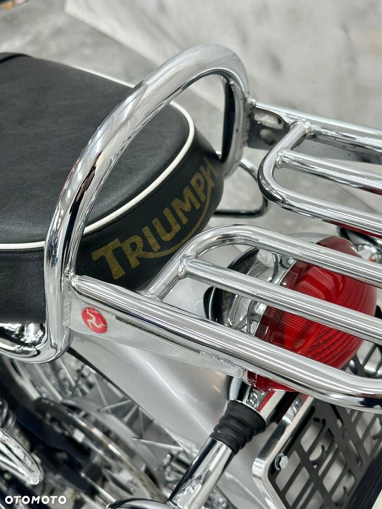 Triumph Bonneville - 27