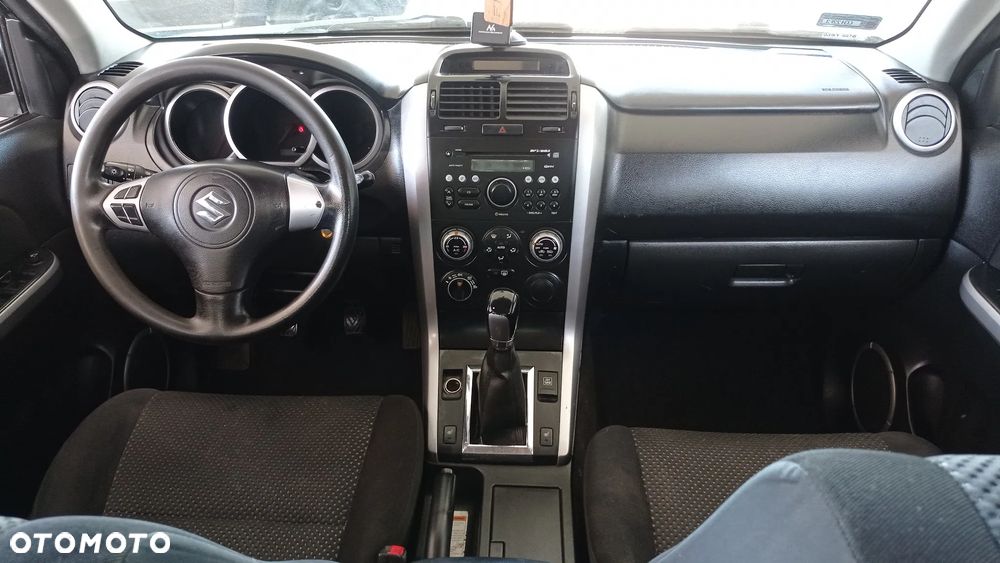 Suzuki Grand Vitara 2.0 Comfort - 40