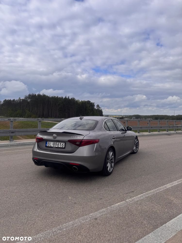Alfa Romeo Giulia - 4