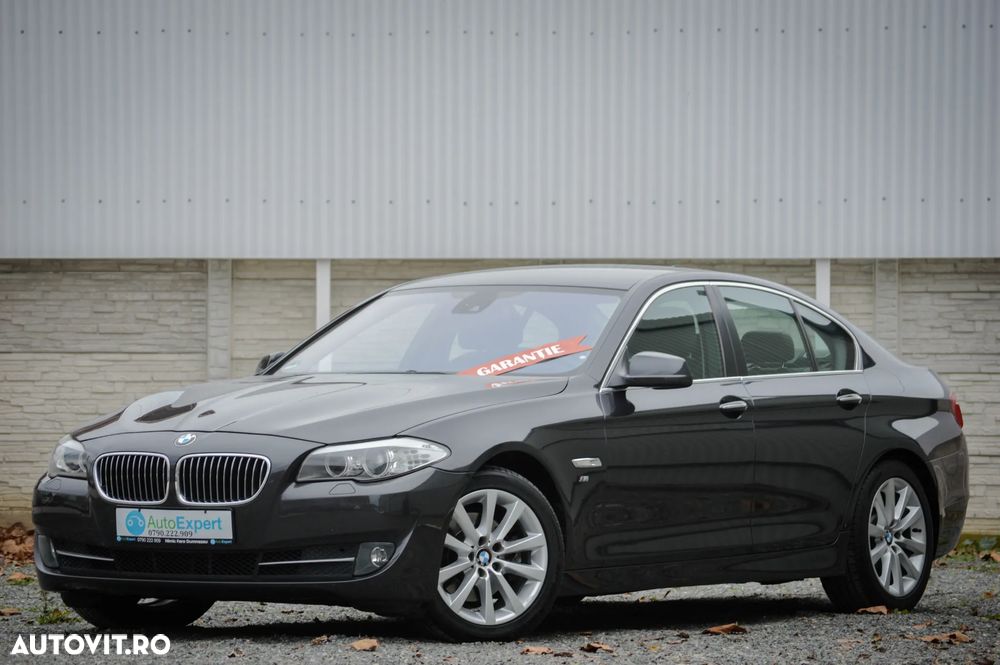 BMW Seria 5 520i Aut. Luxury Line - 11