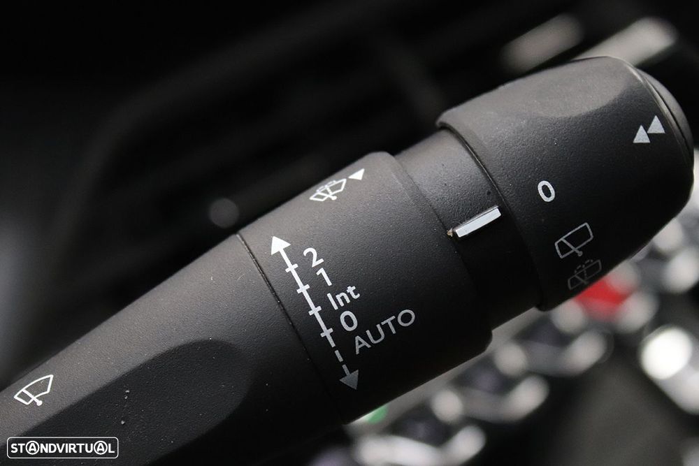 Peugeot 2008 1.2 PureTech Allure - 20