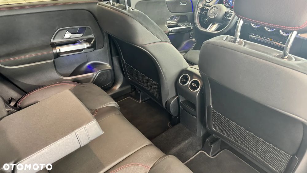 Mercedes-Benz GLB 200 AMG Line 7G-DCT - 36