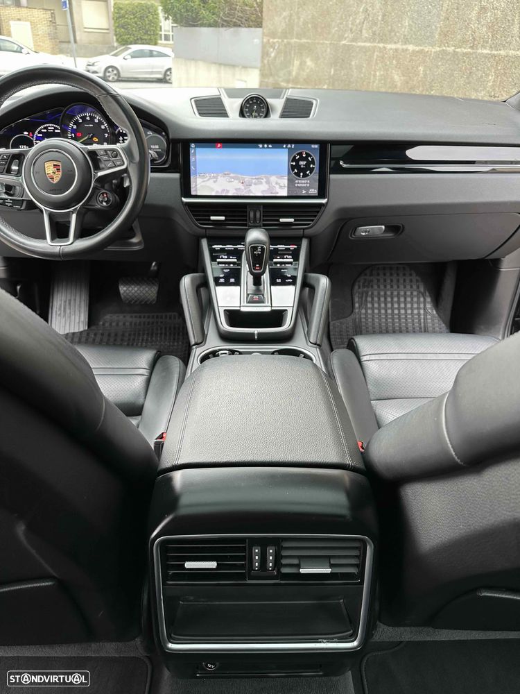 Porsche Cayenne - 10