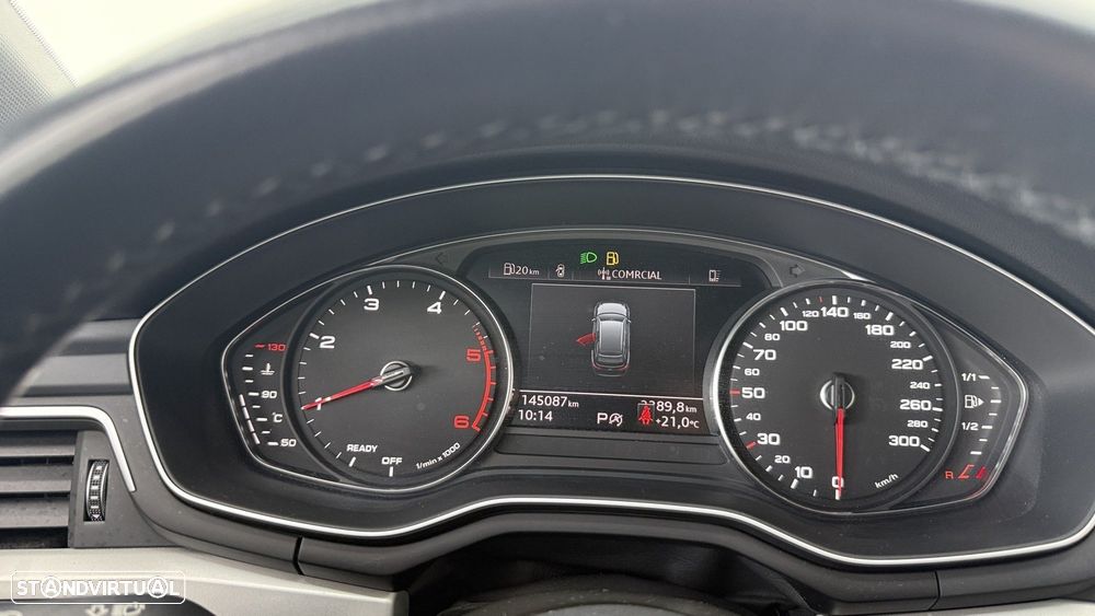 Audi A4 Avant 30 TDI Advanced S tronic — fotografia 32