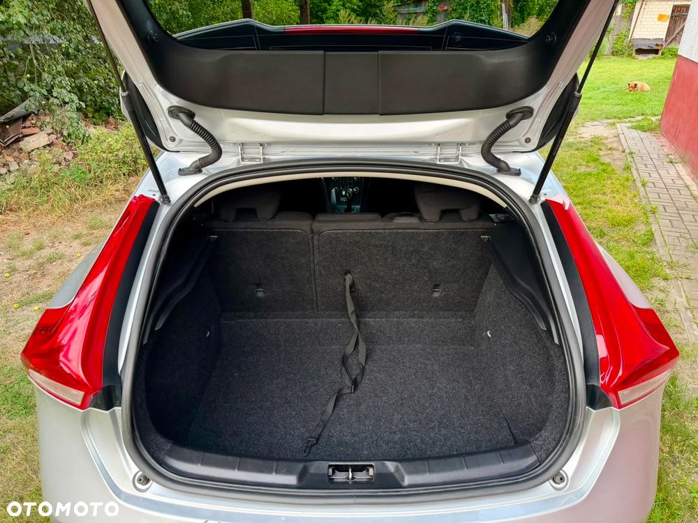 Volvo V40 D2 Kinetic - 11