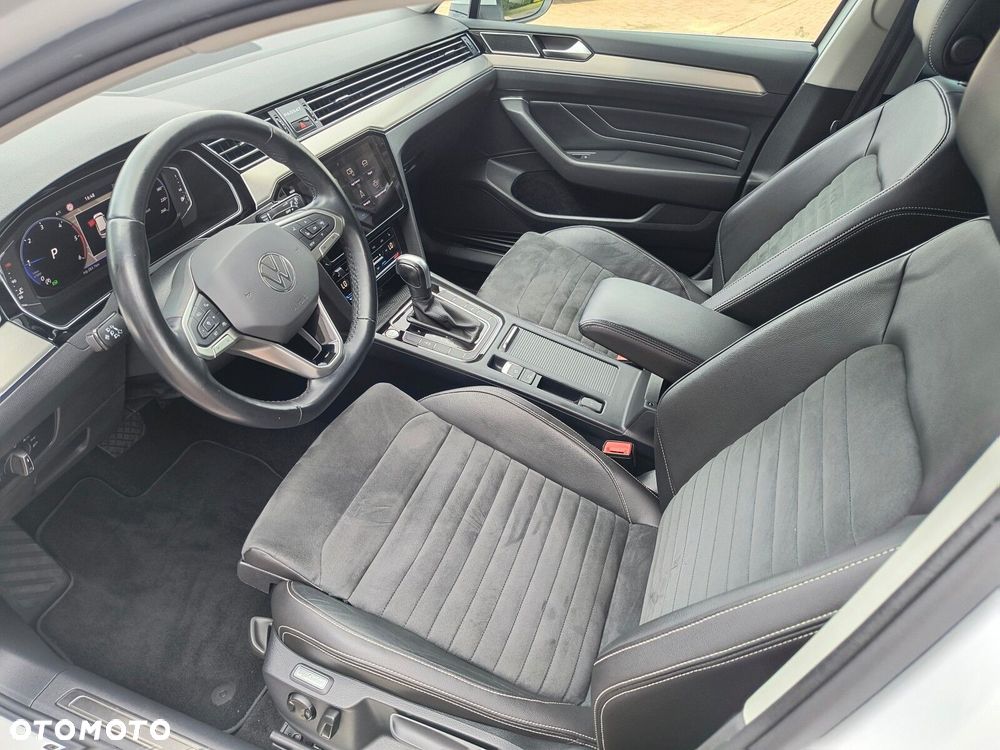 Volkswagen Passat - 12