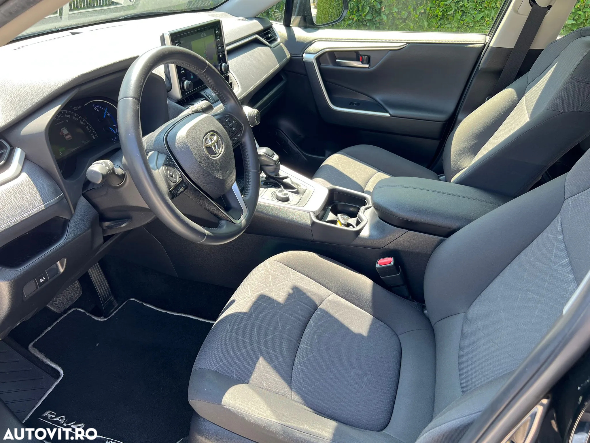 Toyota RAV4 - 6
