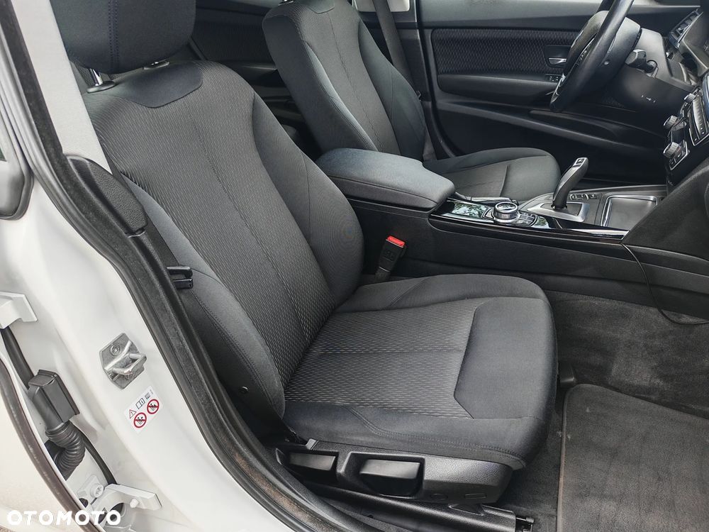 BMW 3GT 320d Advantage - 30