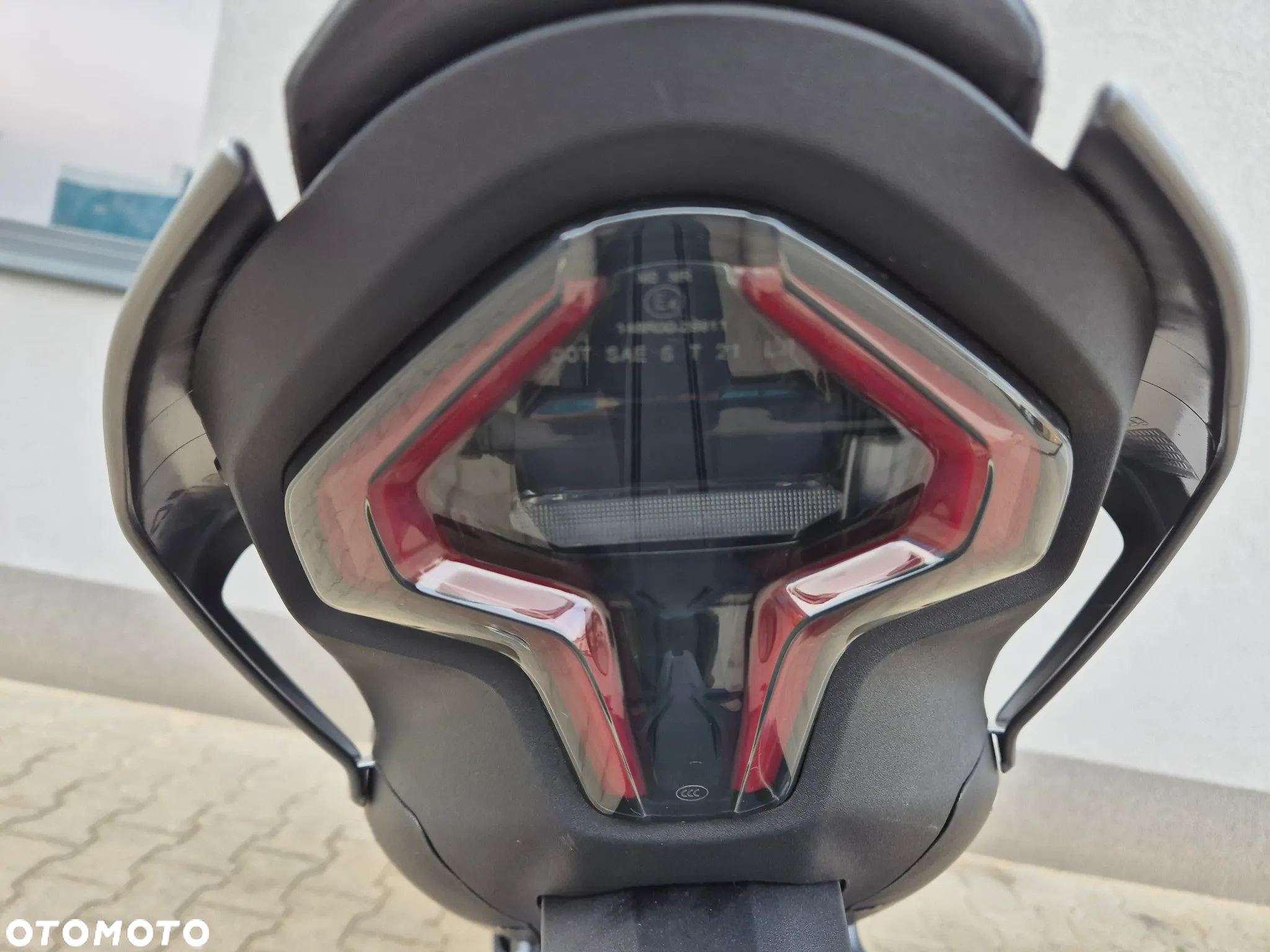 CFMoto SR - 16