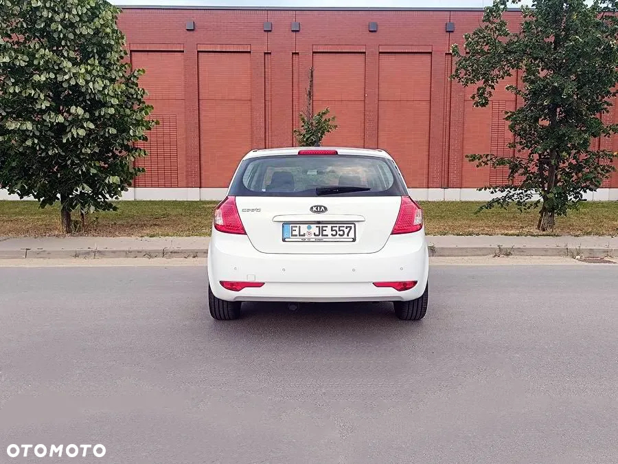 Kia Ceed 1.4 CVVT SW Dream-Team Edition - 8