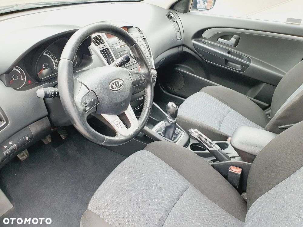 Kia Ceed 1.6 CVVT Spirit - 27