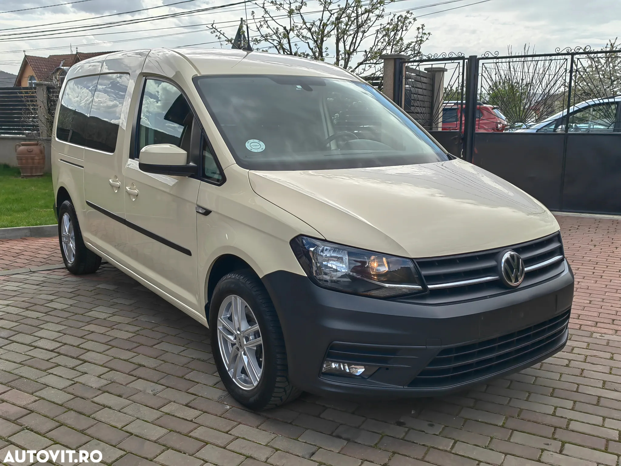 Volkswagen Caddy 2.0 TDI (7-Si.) DSG Maxi Family - 8