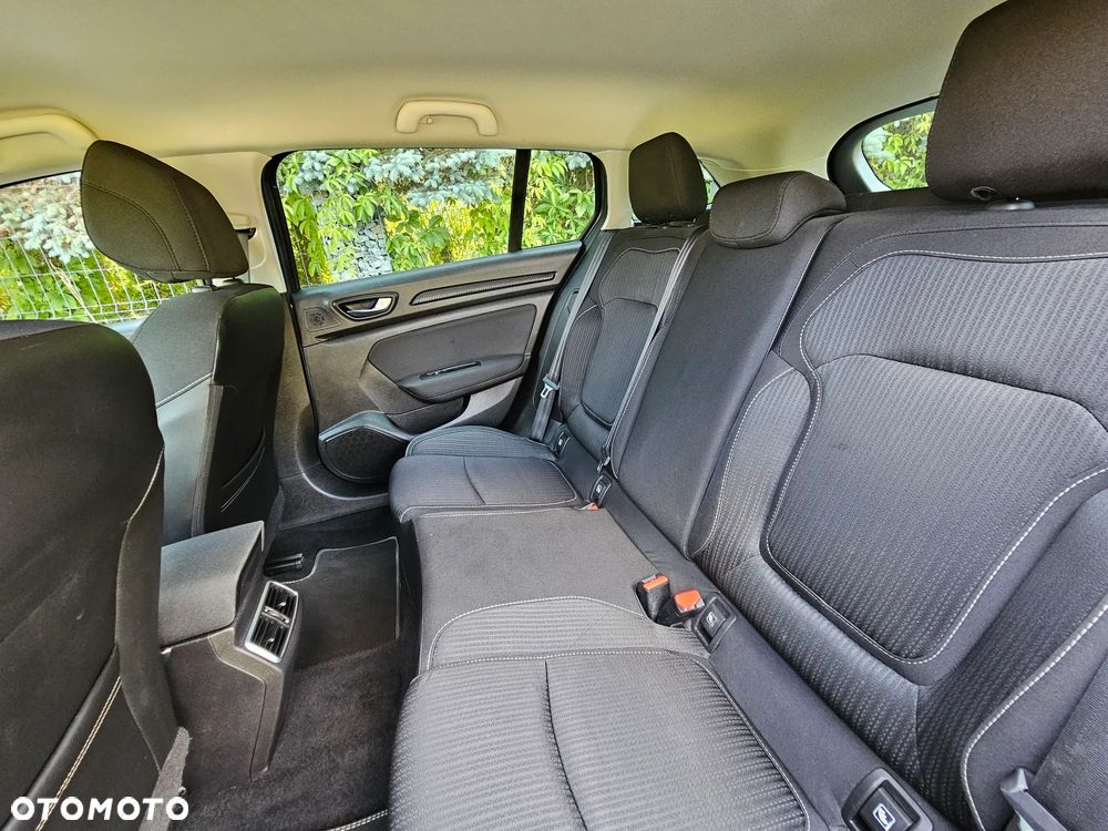Renault Megane TCe 140 GPF LIMITED - 37