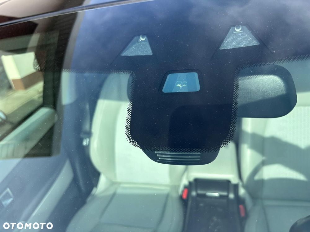 Land Rover Discovery Sport 2.0 TD4 Pure - 27