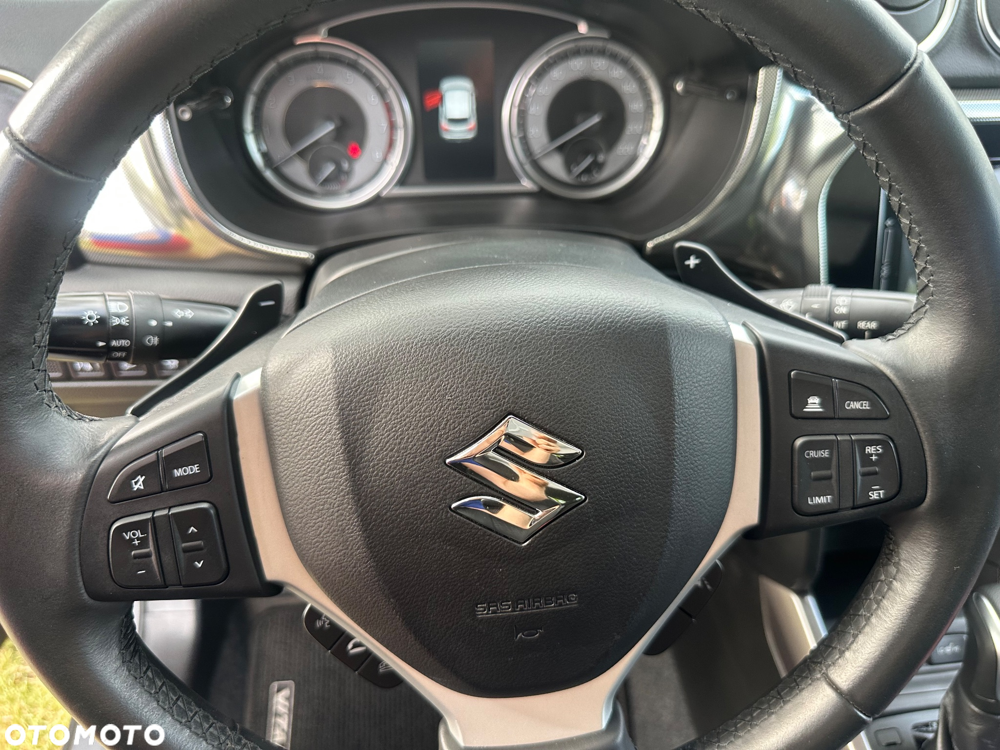 Suzuki Vitara 1.5 DualJet Hybrid Premium Plus 4WD AGS - 9