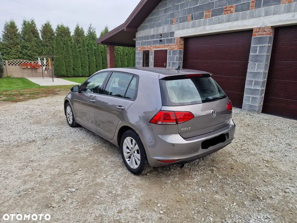 Volkswagen Golf - 10