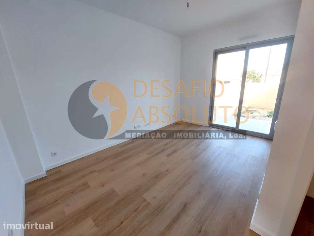 Loja| Apartamento T1, com logradouro 36m2 - Grande imagem: 2/21