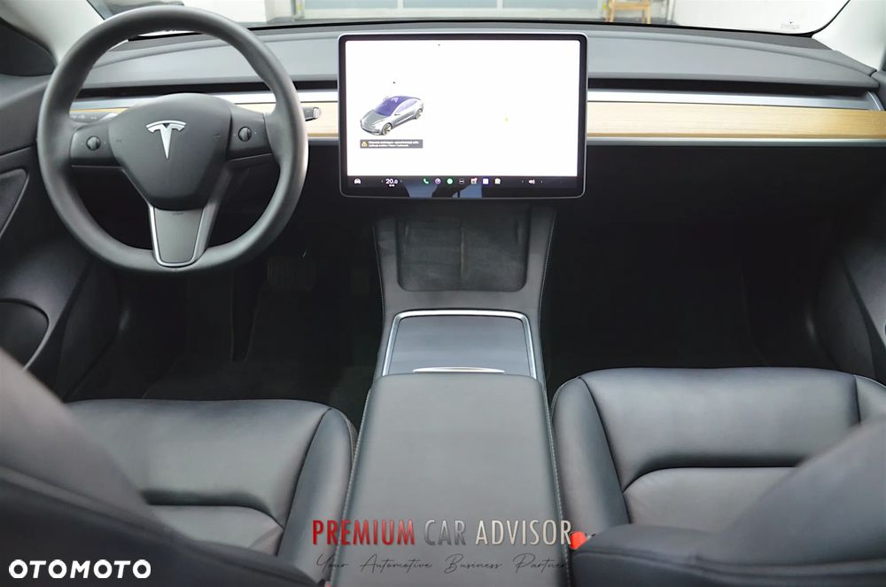 Tesla Model 3 - 13