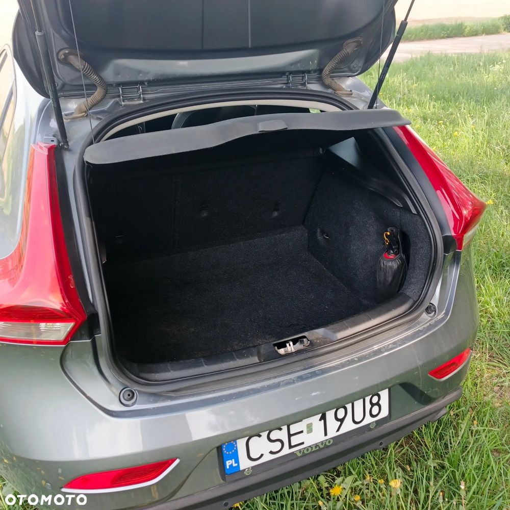 Volvo V40 T3 Drive-E Momentum - 10