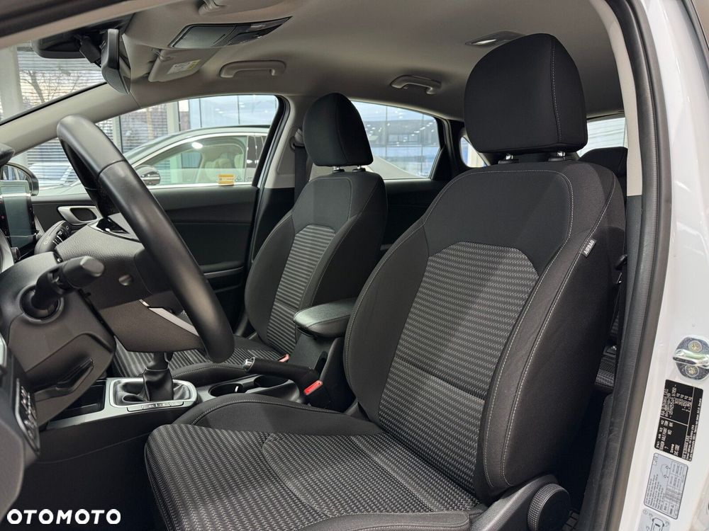 Kia Ceed 1.5 T-GDI M - 10