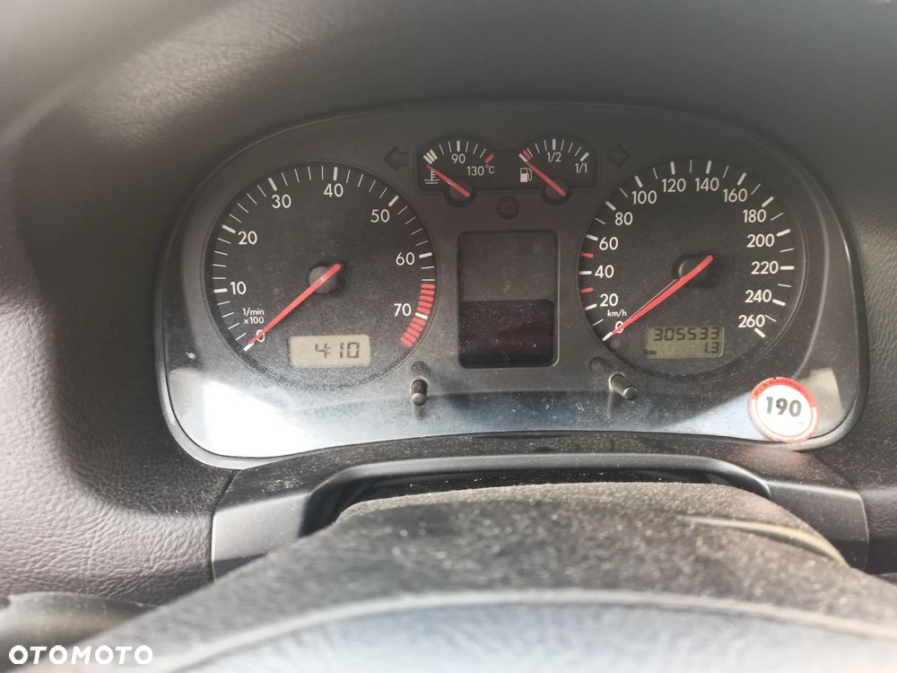 Volkswagen Golf - 11