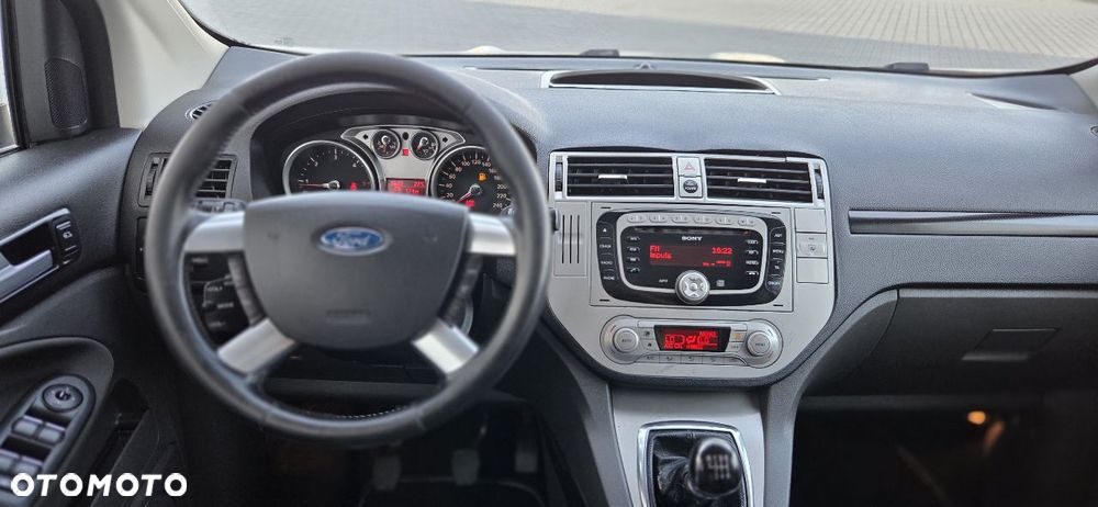 Ford Kuga 2.0 TDCi 4x4 Titanium - 26