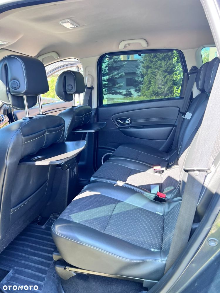 Renault Grand Scenic - 17