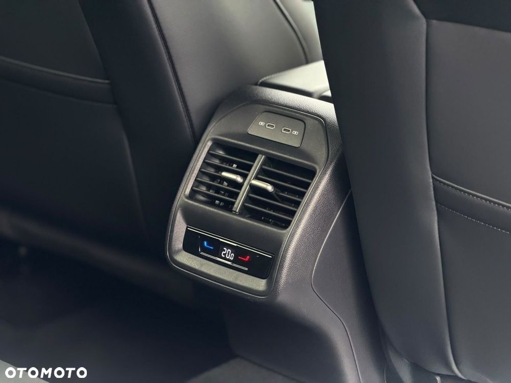 Volkswagen Passat - 28