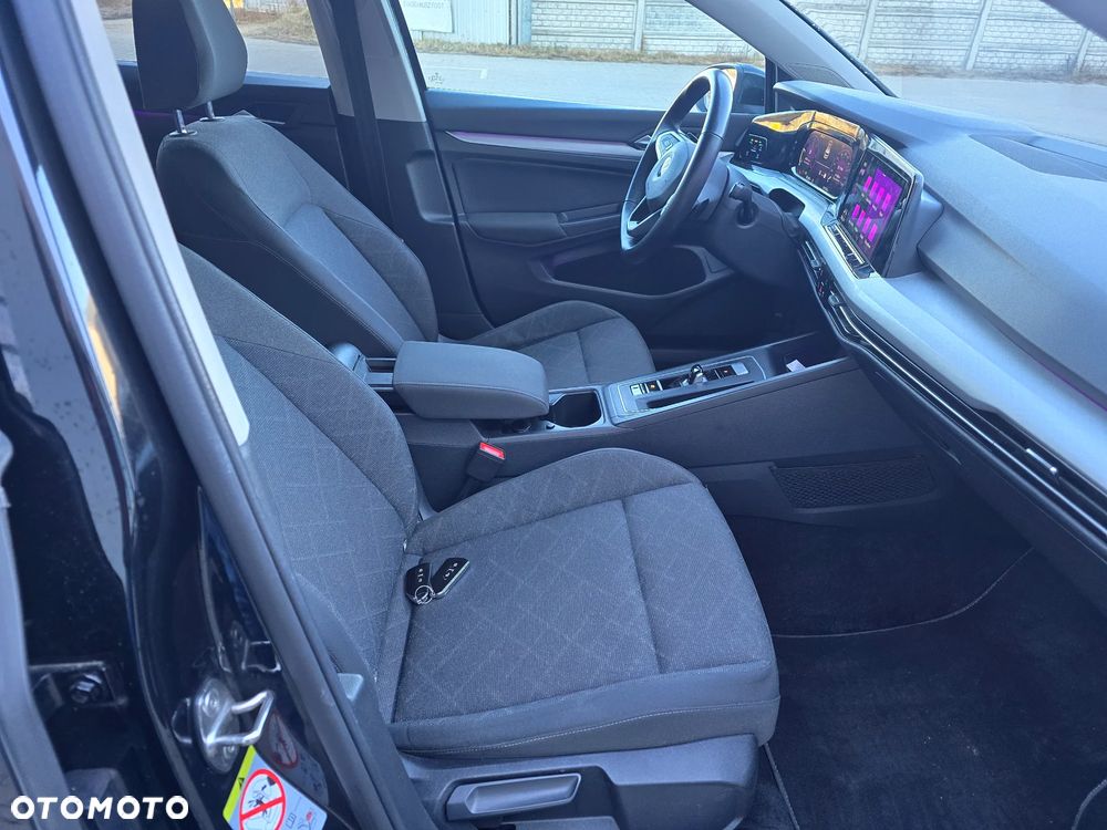 Volkswagen Golf - 32