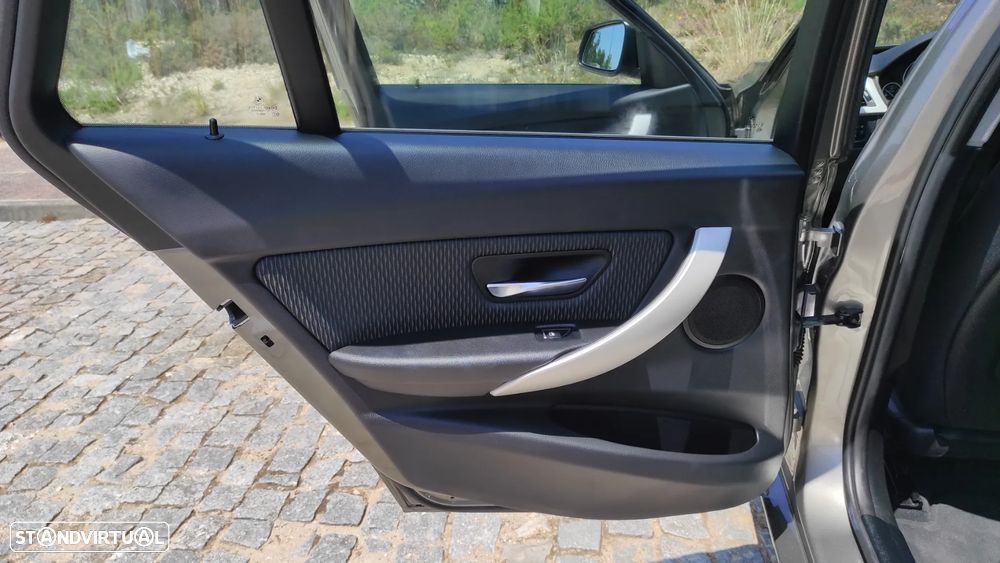 BMW 318 d Blue Performance - 15