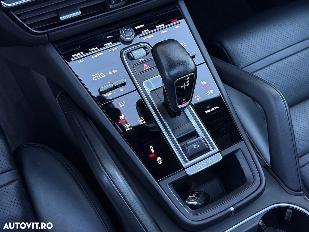 Porsche Cayenne S Hybrid Tiptronic S - 25