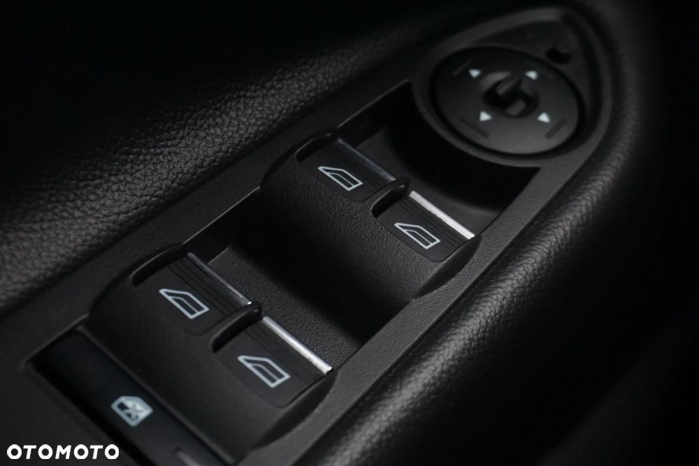 Ford Kuga 2.0 TDCi 2x4 Titanium - 33