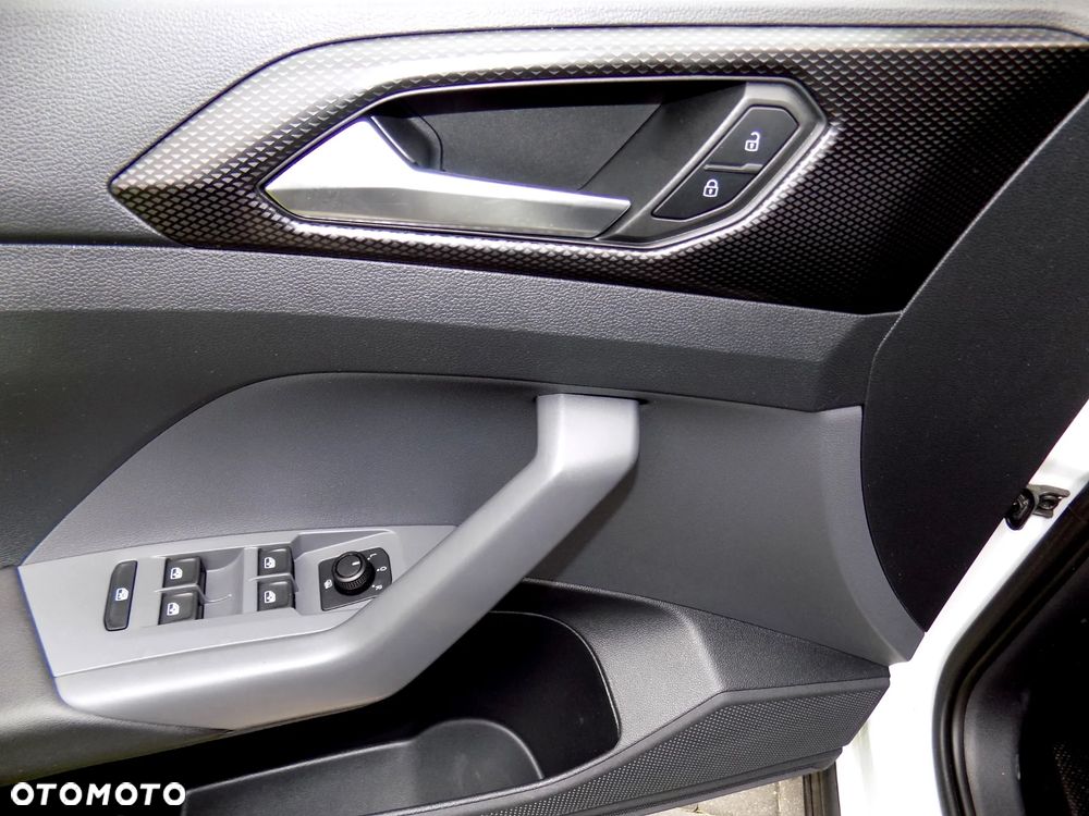 Volkswagen T-Cross - 19