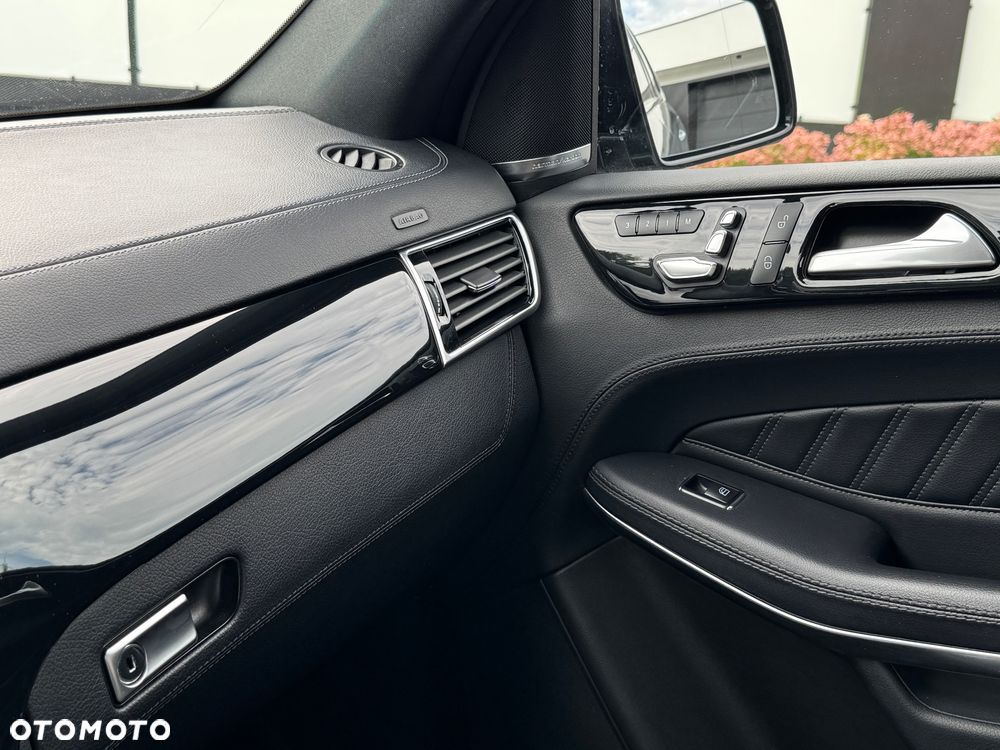 Mercedes-Benz GLS - 13