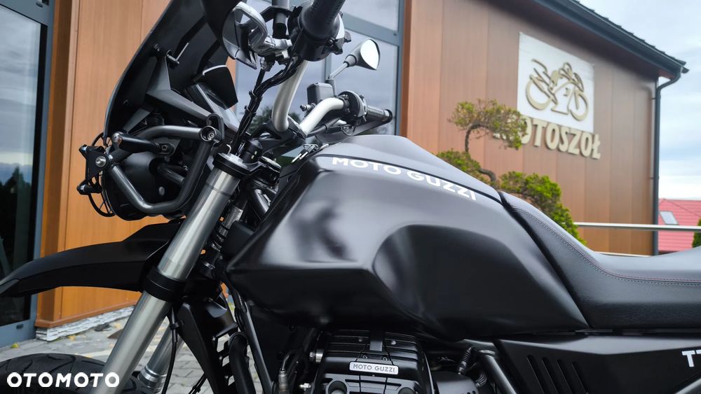 Moto Guzzi V85 - 32