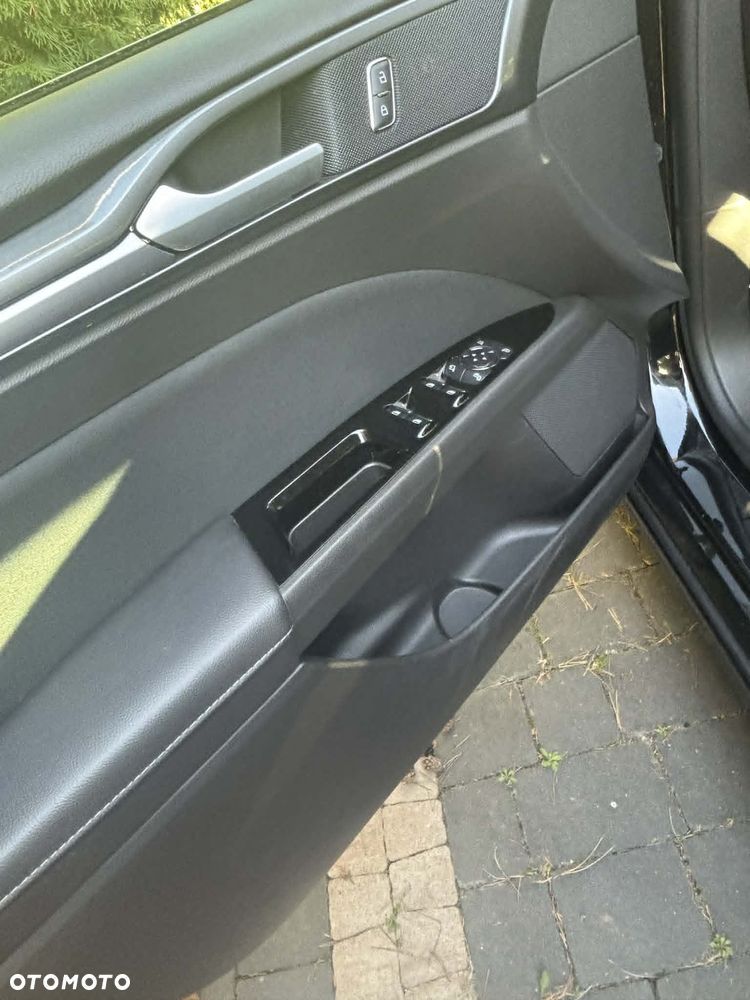 Ford Mondeo 2.0 EcoBlue Titanium - 22