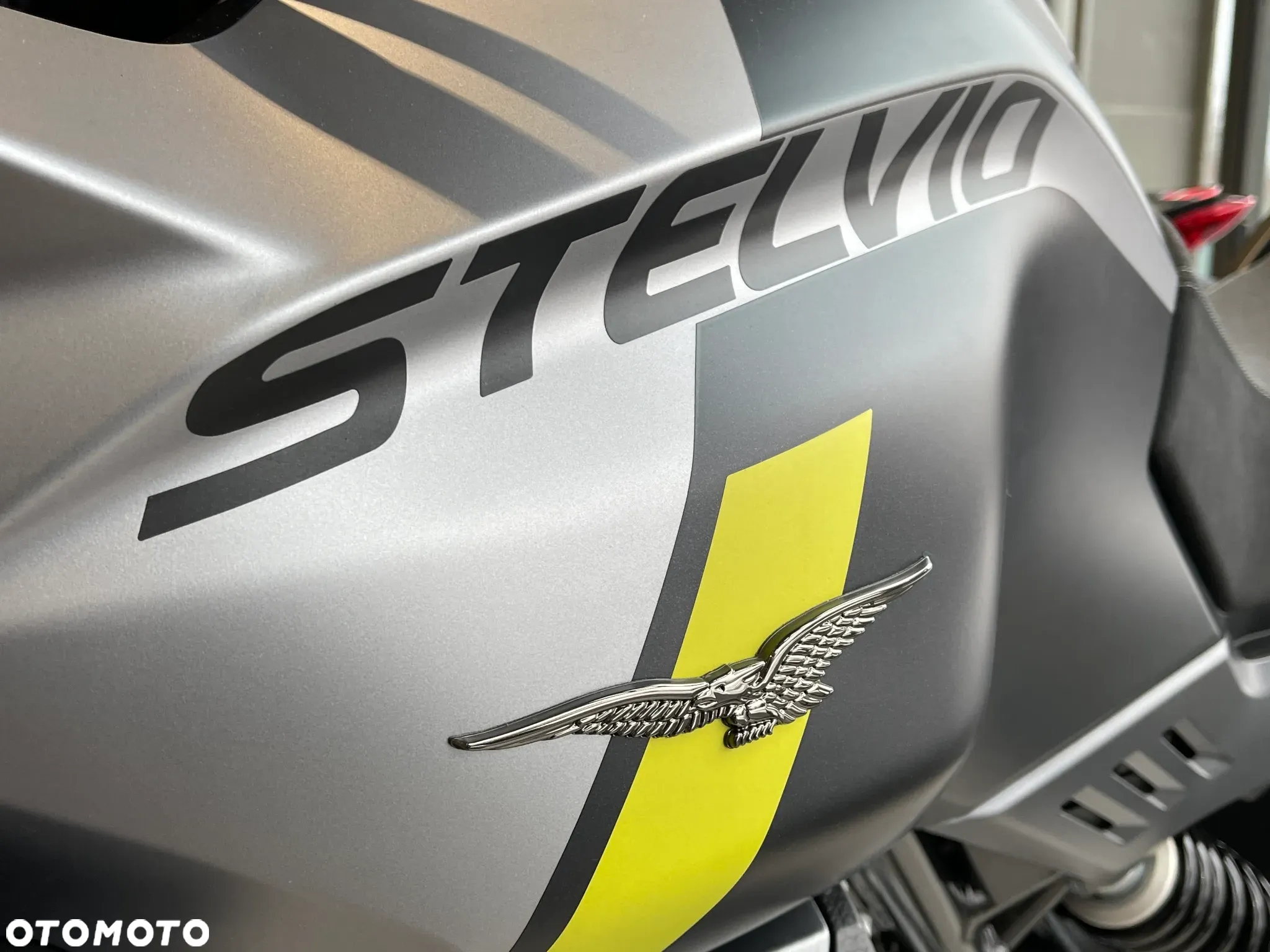 Moto Guzzi Stelvio - 2