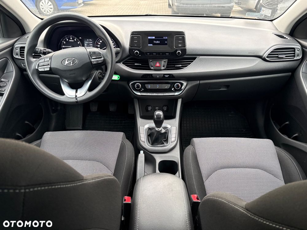 Hyundai i30 1.5 DPI Classic + - 11