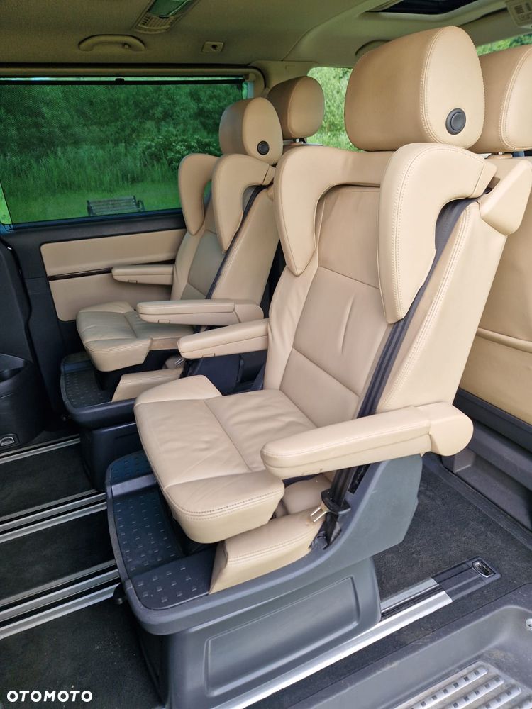 Volkswagen Multivan - 31