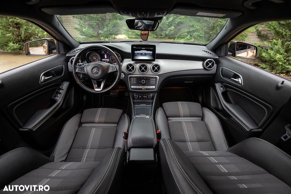 Mercedes-Benz GLA 200 d 4MATIC Aut. - 12