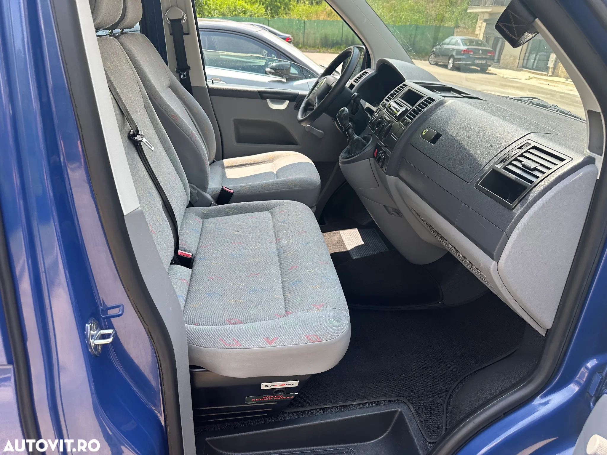 Volkswagen Transporter - 12