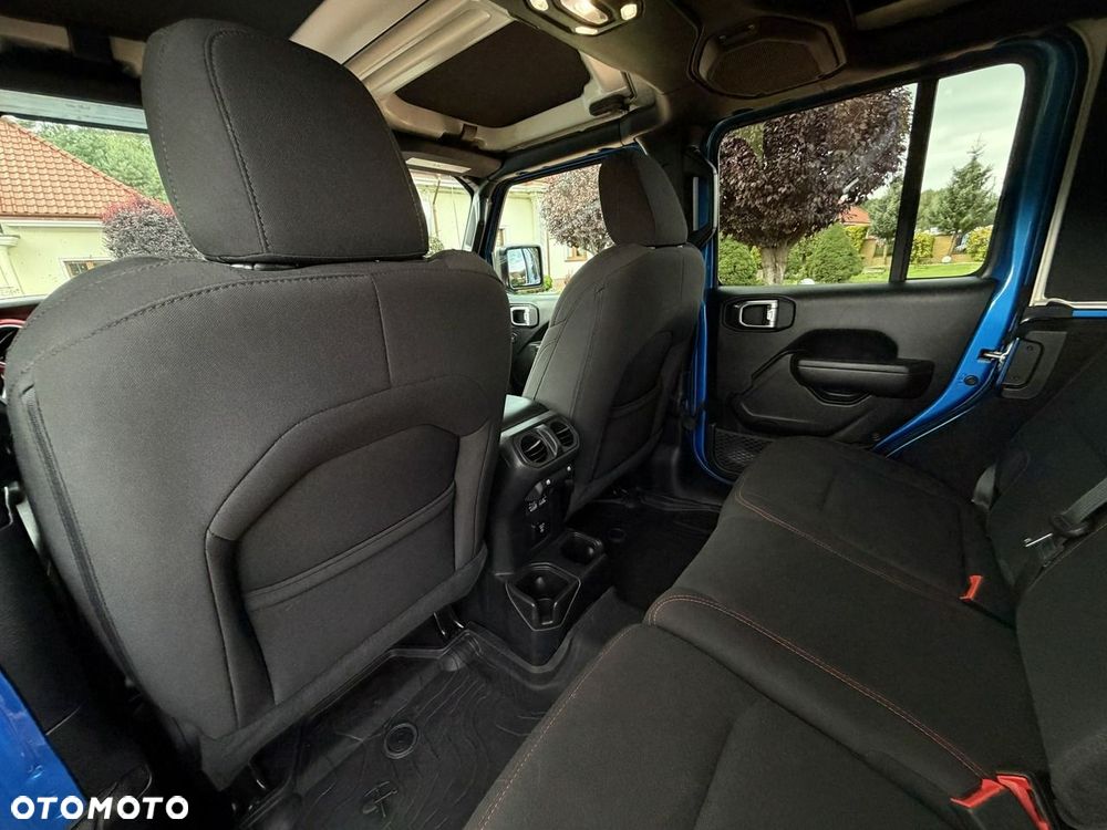 Jeep Wrangler - 34