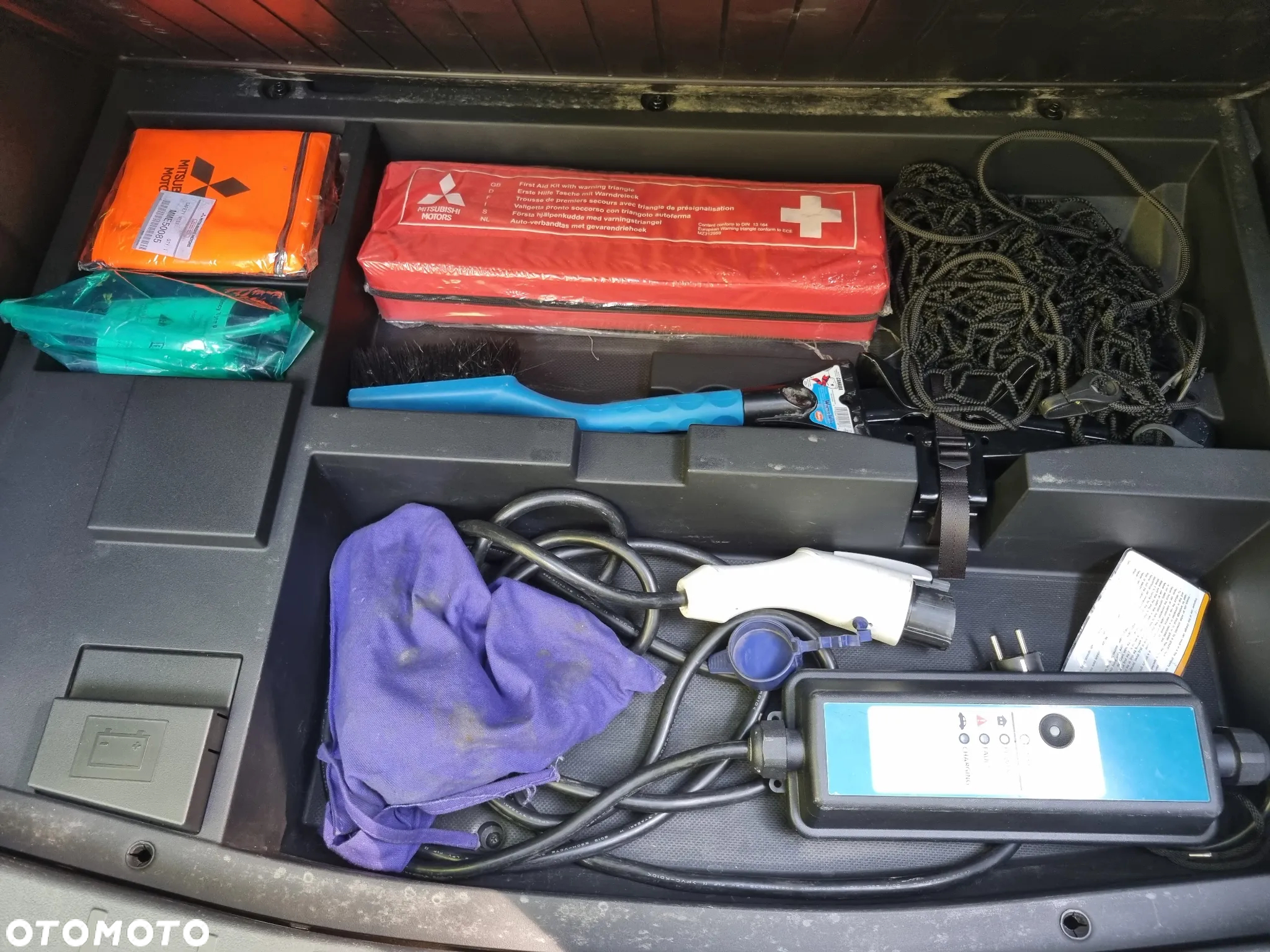 Mitsubishi Outlander PHEV Instyle NAVI + - 19