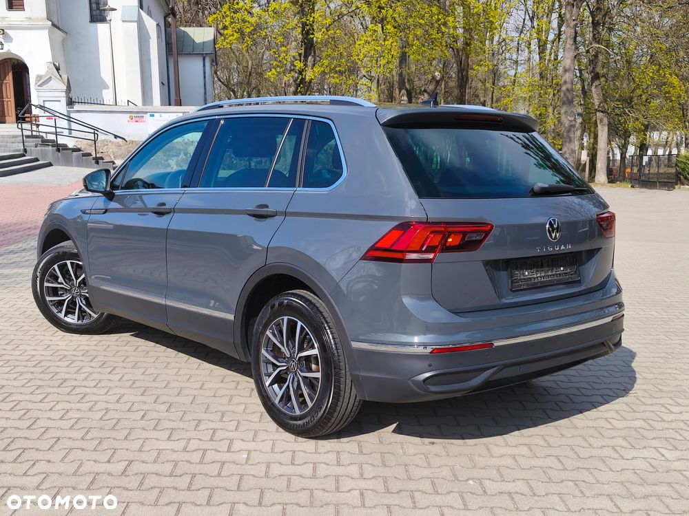 Volkswagen Tiguan - 4
