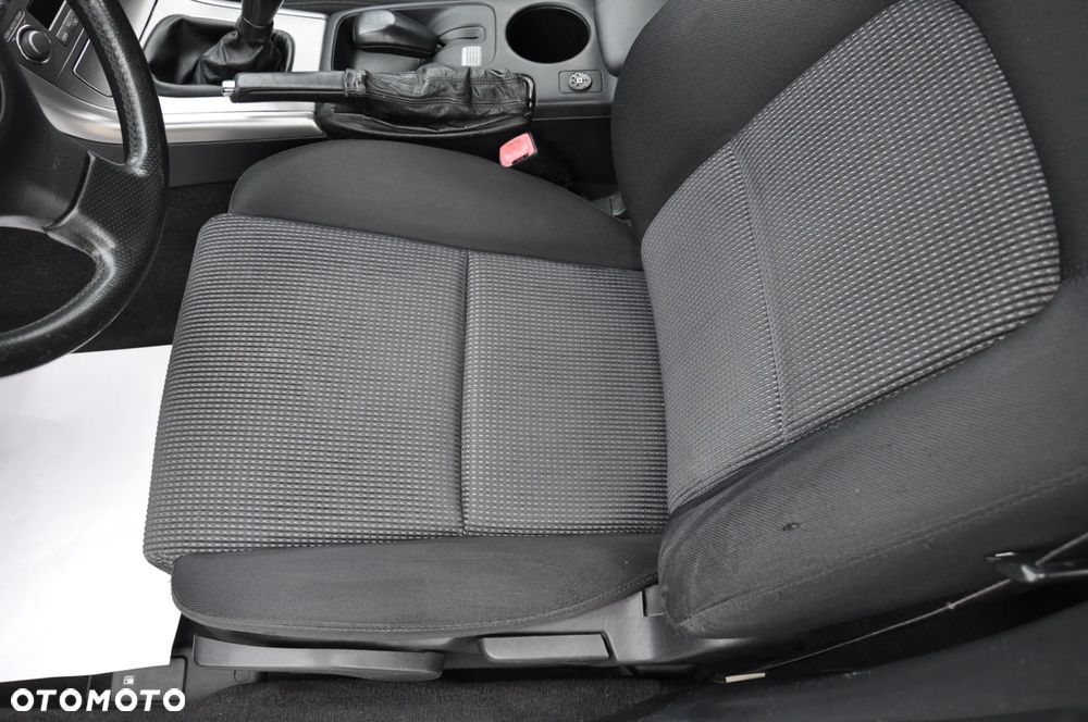 Subaru Outback 2.5i MT - 20