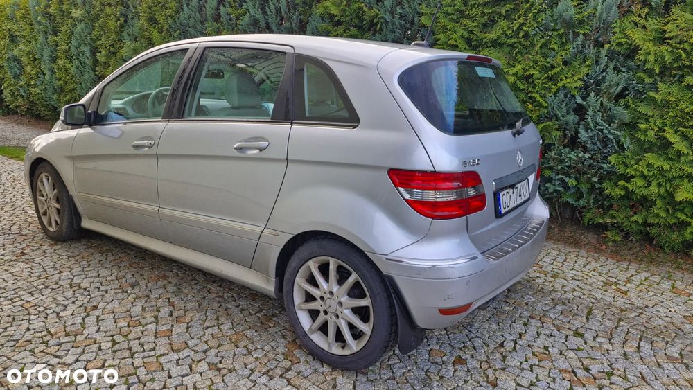 Mercedes-Benz Klasa B 180 CDI DPF Autotronic Special Edition - 17