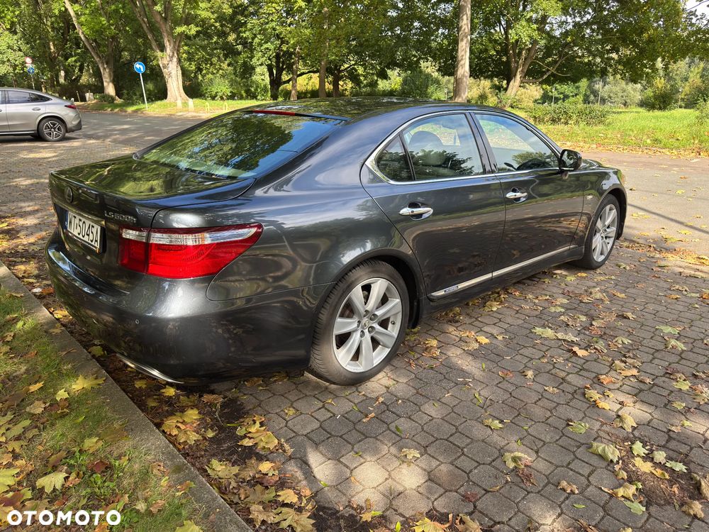 Lexus LS 600h Prestige - 15