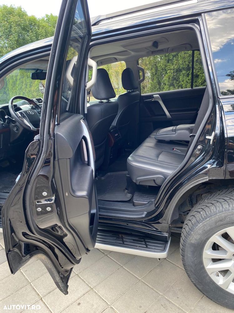 Toyota Land Cruiser 3.0l Turbo D-4D Aut. AVS 7 Locuri Luxury - 6